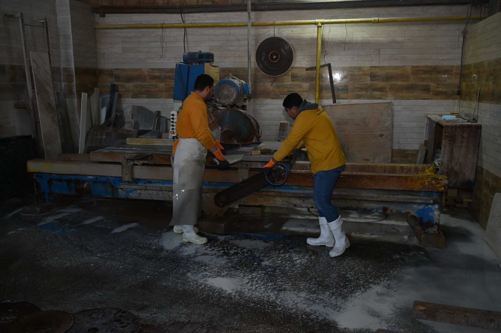 Industry Minister tours Shaq El-Thoban marble hub to boost exports, industrial integration