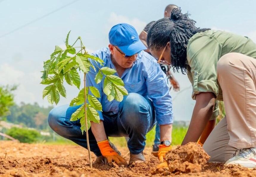 Egypt’s water minister joins Rwanda’s community service day during official visit