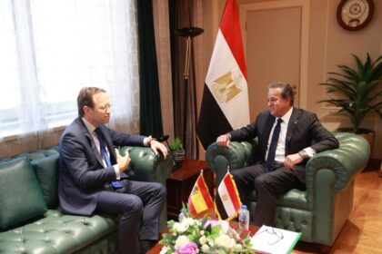Egypt, Spain discuss expanding health cooperation, organ transplantation