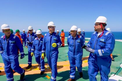 Petroleum Minister inspects Valaris DS-12 rig ahead of new Mediterranean gas drilling programme
