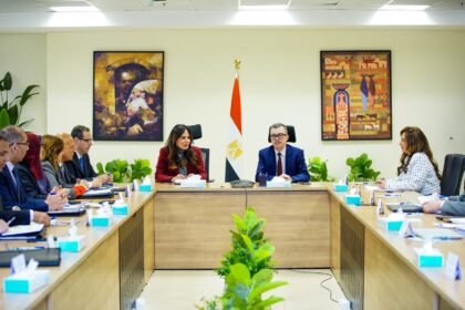 Egypt’s planning, housing ministers review investment plan through 2030