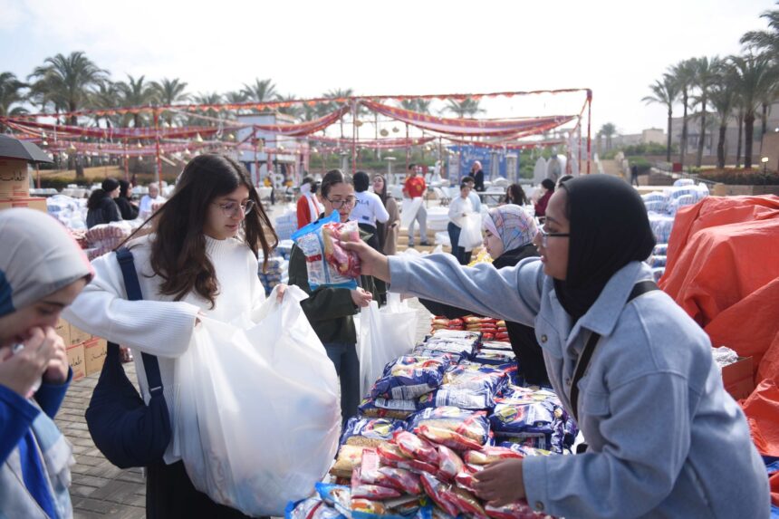AUC students assemble 6,000 Ramadan food packs for families in need