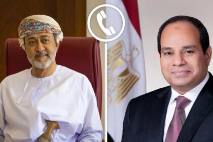 Egypt’s President Abdel Fattah Al-Sisi (R) and Sultan Haitham bin Tariq of Oman (L)