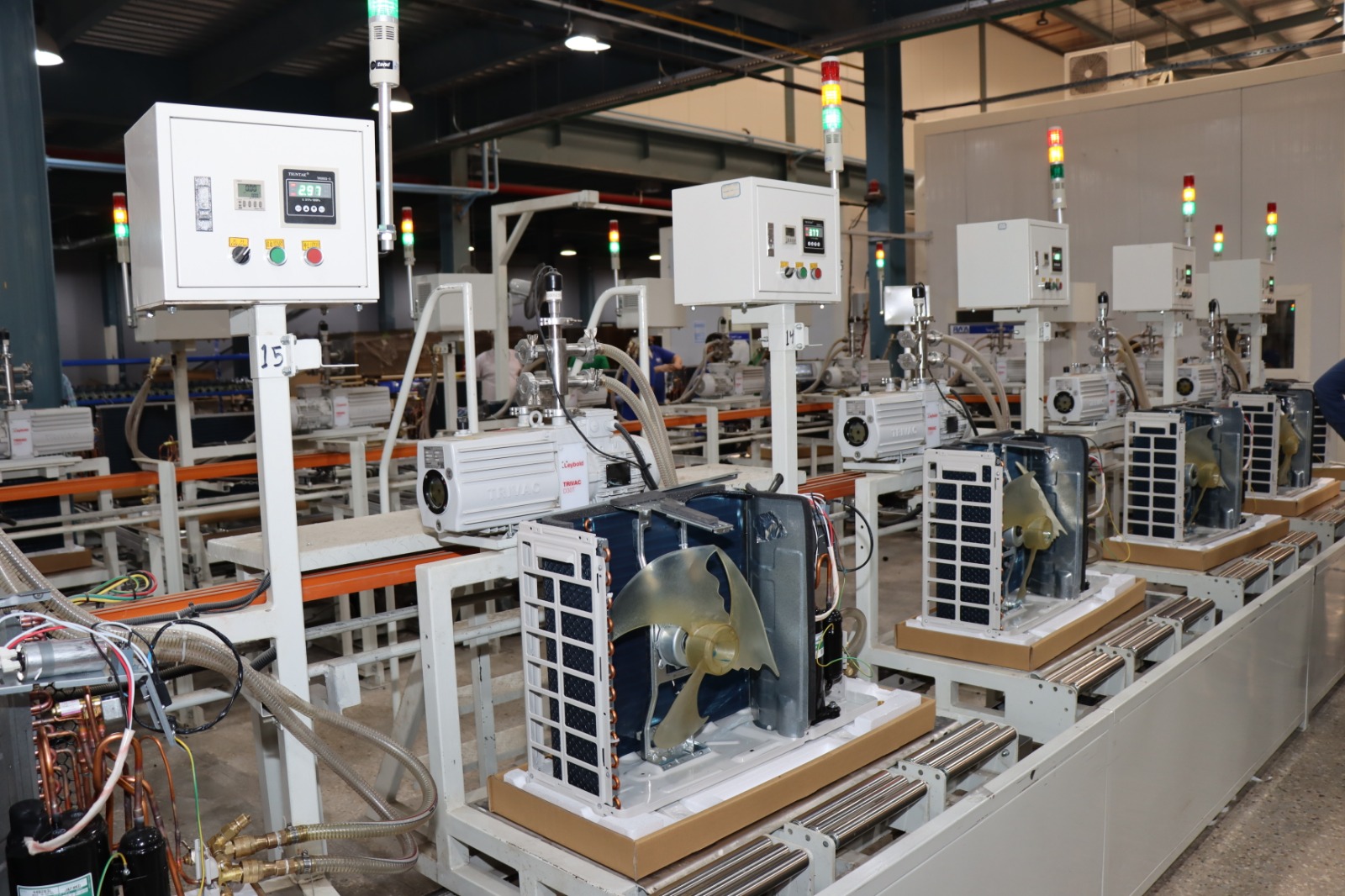 Industry Minister issues decision to facilitate factory leasing in industrial zones