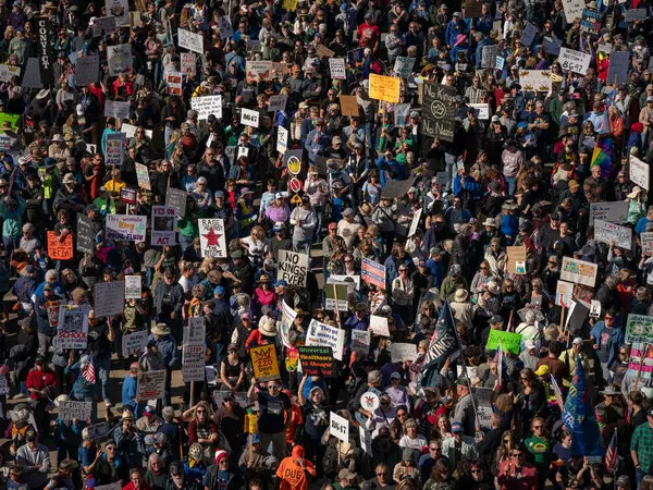 ‘No Kings’ Protests: A Shift in American Polarisation as Citizens Confront Demagoguery and Global Corruption