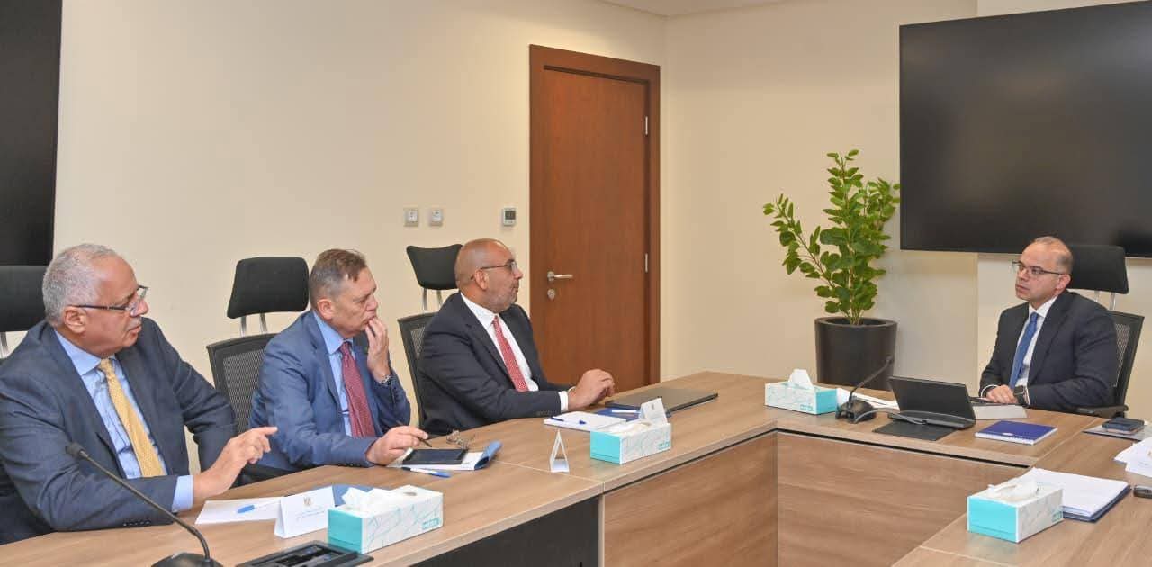 Egypt&rsquo;s investment minister meets sugar producers to review market conditions, boost investment