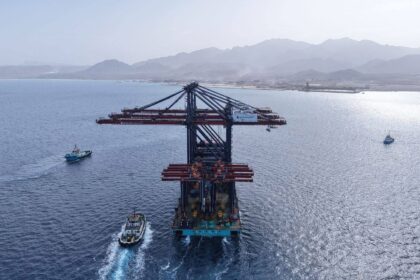Egypt’s Safaga 2 terminal receives giant cranes as logistics hub project nears completion