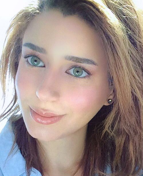 Nadine Loza 