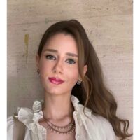 Nadine Loza