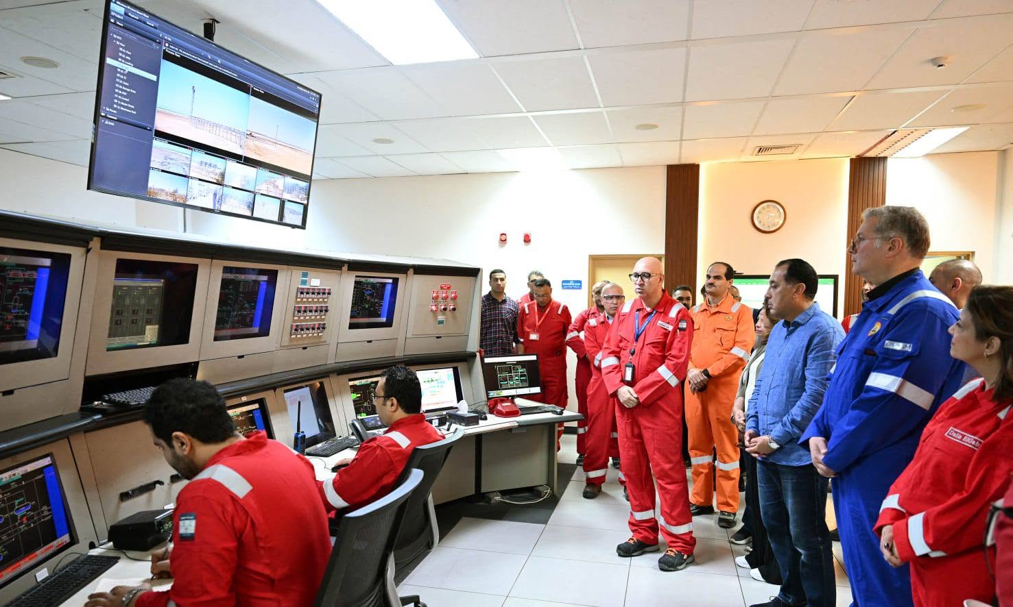 Madbouly inspects strategic gas projects, infrastructure developments during Beheira tour