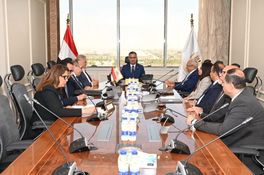 Supply minister, TMT discuss introducing French retail chain Monoprix to Egyptian market
