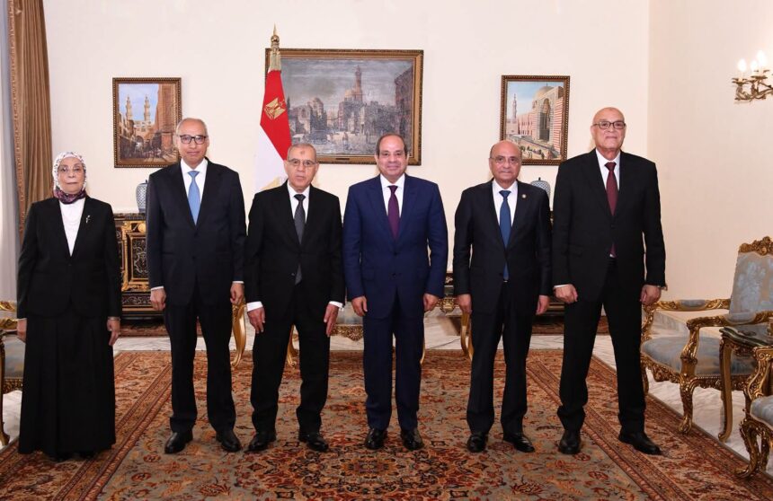 Egyptian president swears in new heads of top judicial and legal authorities