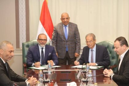 Egypt signs protocol with e& to roll out smart meters nationwide