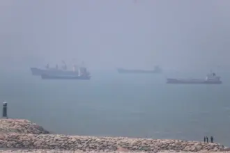 Iran declares Strait of Hormuz closed over Lebanon ceasefire breach as US reports normal shipping