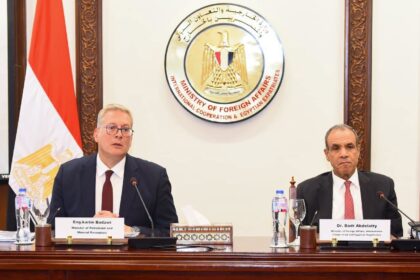 Egypt showcases energy, mining investment opportunities to foreign diplomats