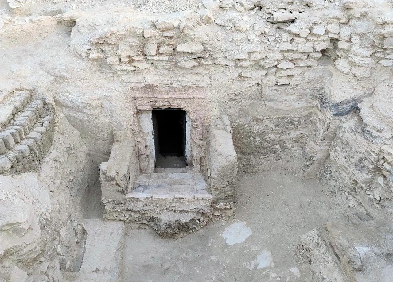 New Kingdom tomb unearthed by Leiden University mission in Luxor's West Bank