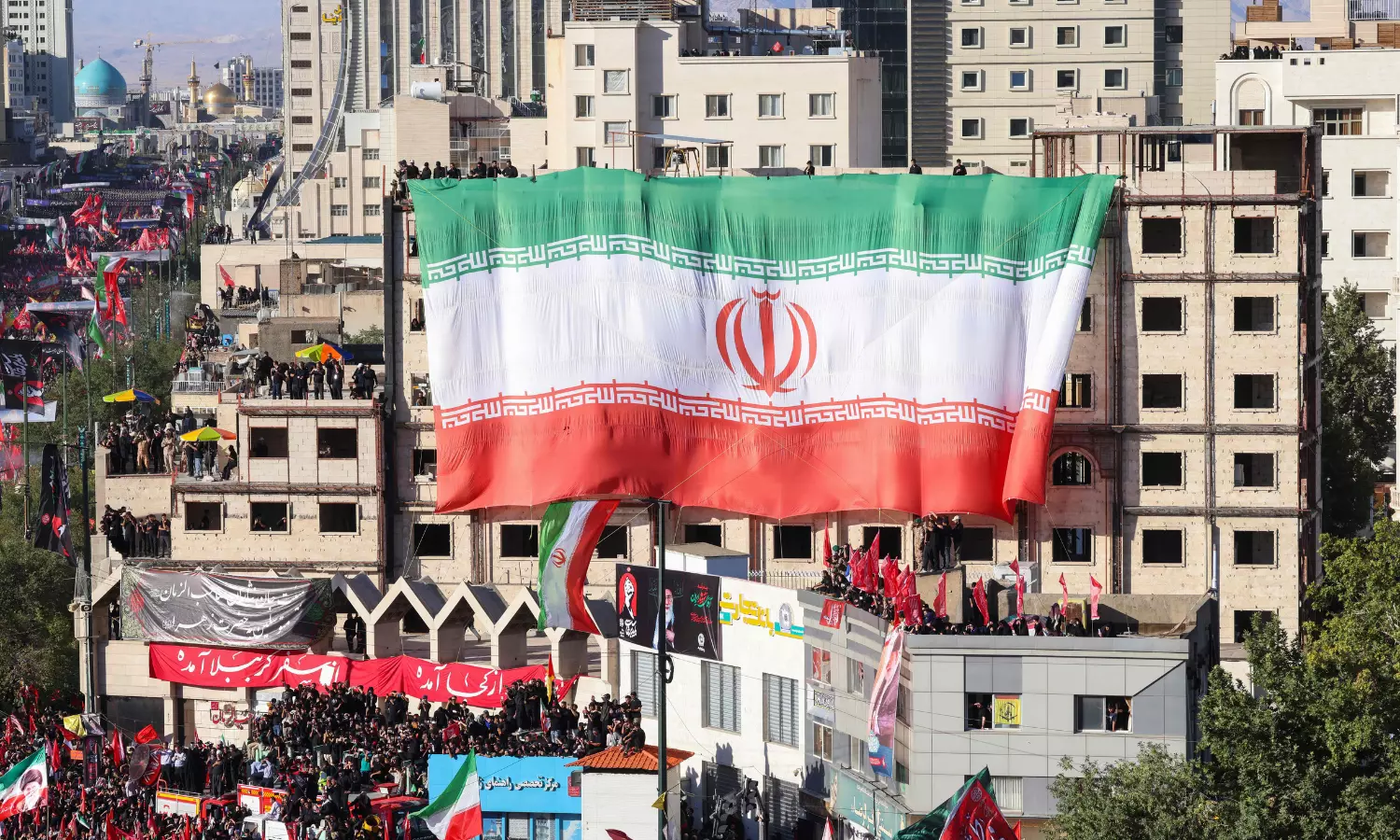 17 US Service Members Killed as Iran War Expands to Gulf Targets and Hormuz Shipping