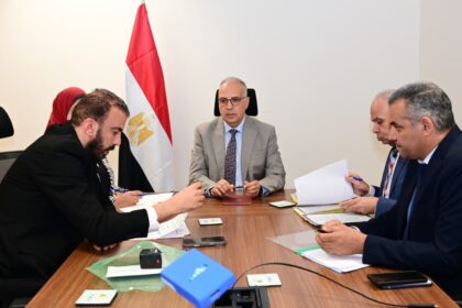 Egypt's irrigation minister reviews canal covering, bridge rehabilitation requests with MPs