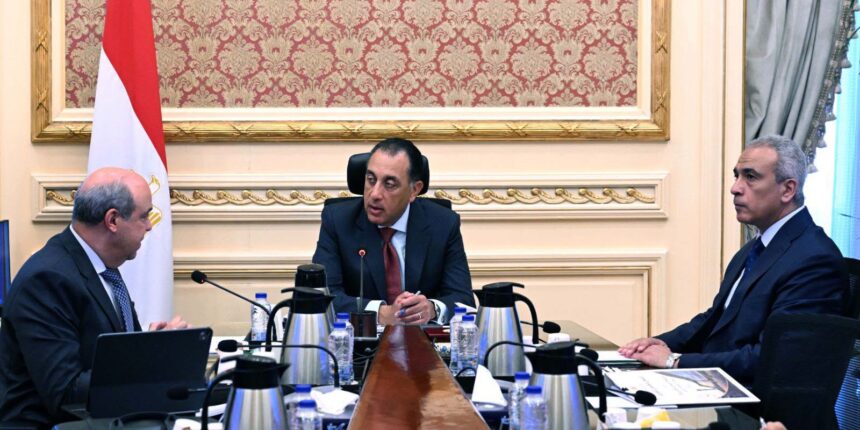 Madbouly reviews progress of Cairo Airport Terminal 4 project