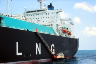Regular LNG arrivals guarantee continuous summer power generation, Egypt’s Petroleum Minister says