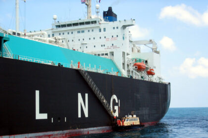 Regular LNG arrivals guarantee continuous summer power generation, Egypt’s Petroleum Minister says