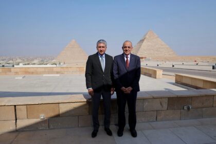 Egypt, Jordan discuss joint tourism, archaeological cooperation