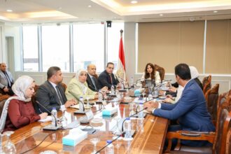 Housing minister reviews building law amendments to strengthen home occupants' associations