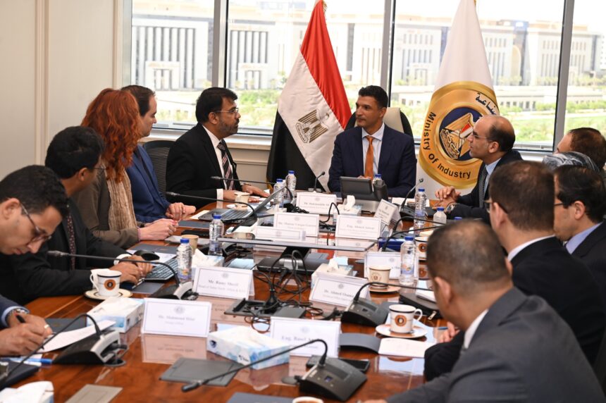 Industry Minister discusses RHI Magnesita's plan to establish refractory manufacturing plant in Egypt