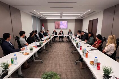 Planning minister meets Egyptian startups in UAE to address expansion challenges