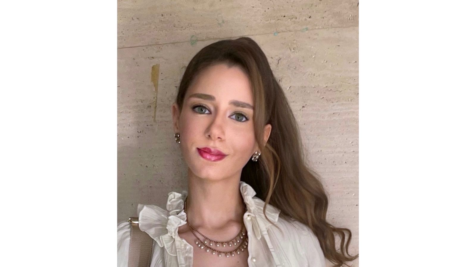 Nadine Loza