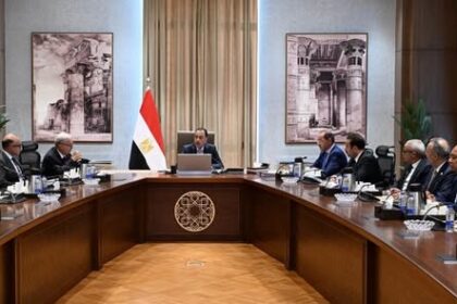 Madbouly reviews restructuring targets for state-owned holding companies