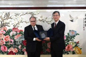 Egypt, China explore expanded cooperation in pharmaceutical manufacturing, vaccines