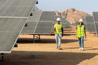 Egypt’s electricity minister reviews grid upgrades and battery storage plans to absorb renewable energy