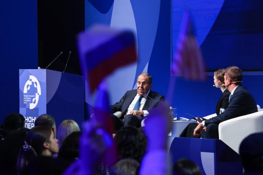 Lavrov warns of "very short" war if Europe attacks Russia during Ekaterinburg address