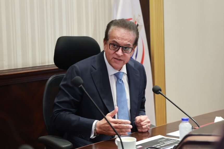 Health Minister Khaled Abdel Ghaffar