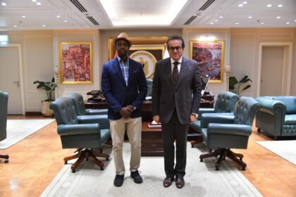 Egypt, Uganda discuss expanding drug, vaccine exports, reviving hepatitis C cooperation