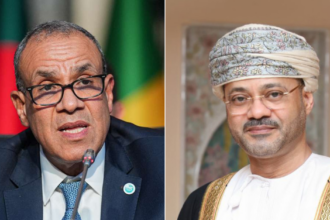 Foreign Minister Badr Abdelatty (L) and Omani Foreign Minister Badr bin Hamad Al Busaidi (R)