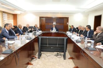 Agriculture minister discusses boosting private-sector participation in land reclamation projects