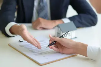 Egypt amends rules for commercial registry, notarisation services at bank branches