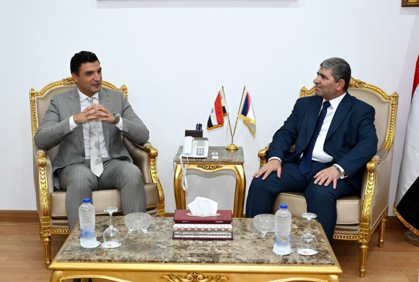 Industry minister reviews Arab International Optronics’ manufacturing capabilities