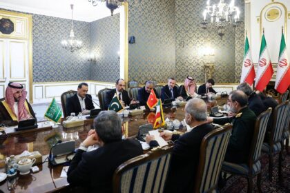 Saudi, Turkish, and Pakistani officials hold talks with Iran to de-escalate regional crisis