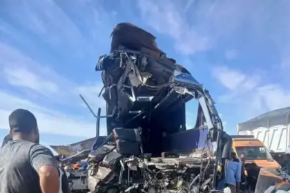 12 killed, 30 injured in bus-truck collision on Cairo-Assiut desert road