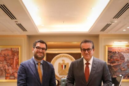 Egyptian health minister discusses childhood cancer, pandemic accord with WHO chief candidate